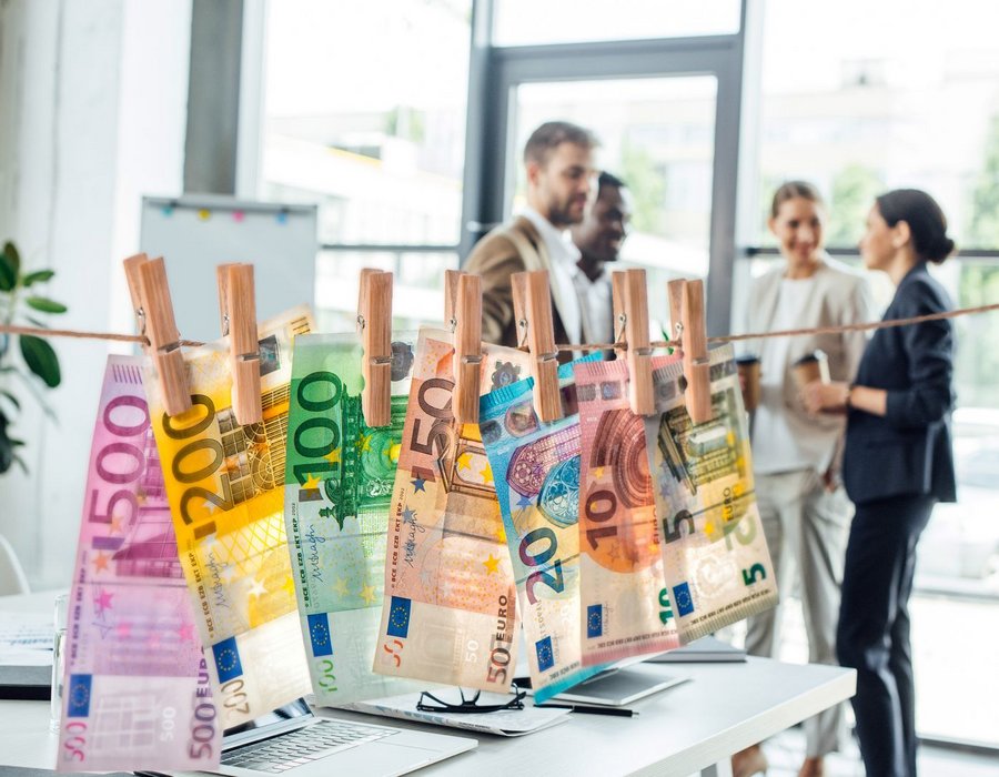 Update Anti-Money-Laundering Update Anti-Money-Laundering