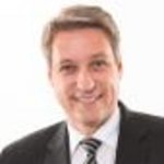 Dr.  Thorsten Schleich
